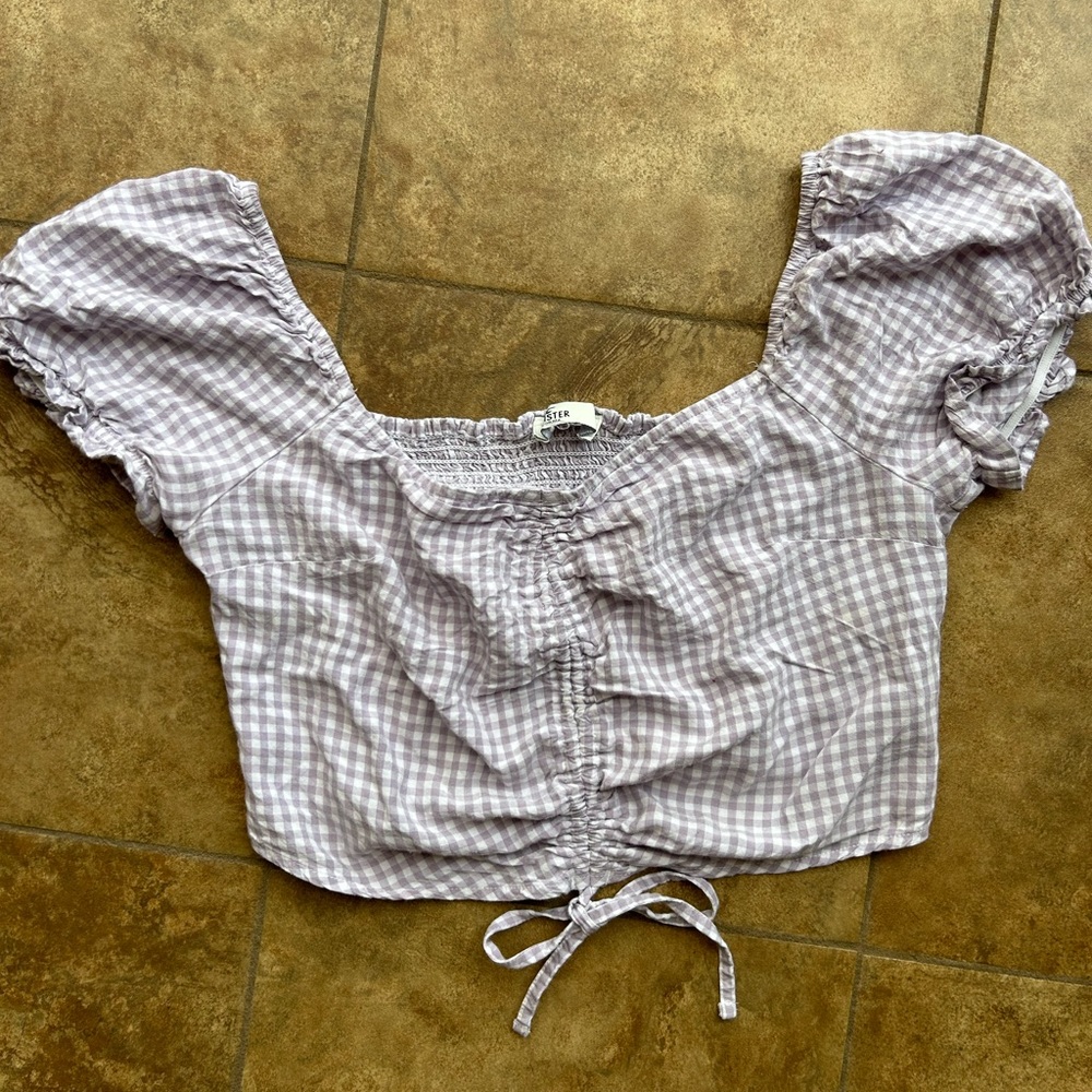 Hollister top